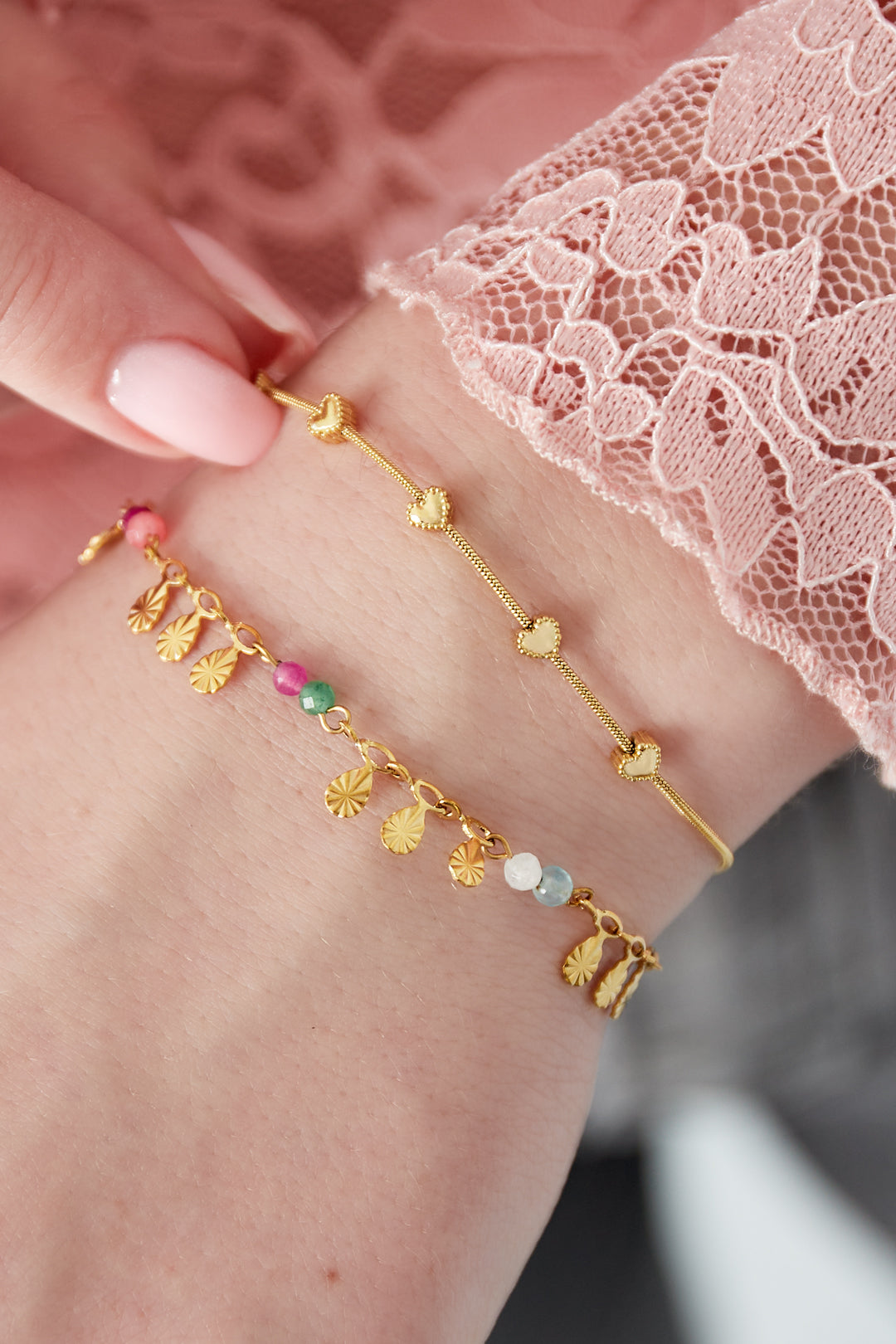 Armband met hangertjes goud