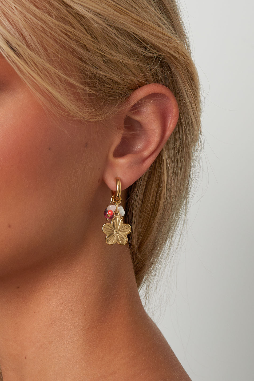 Oorbellen bloem goud
