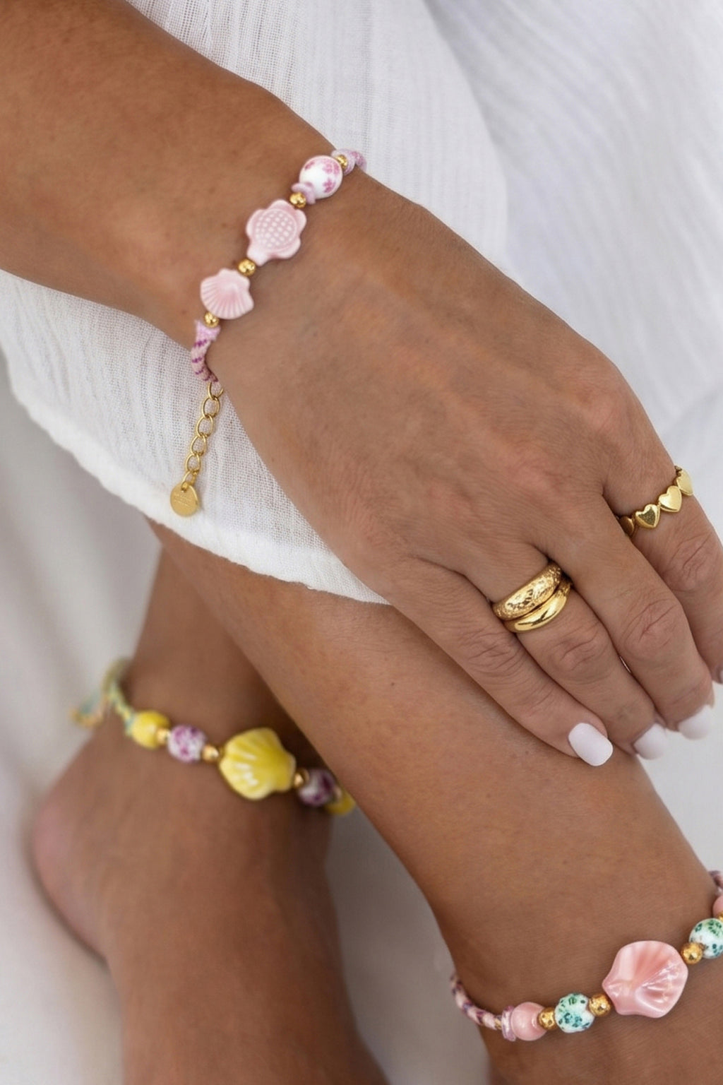 Armband van touw met schildpad en kralen